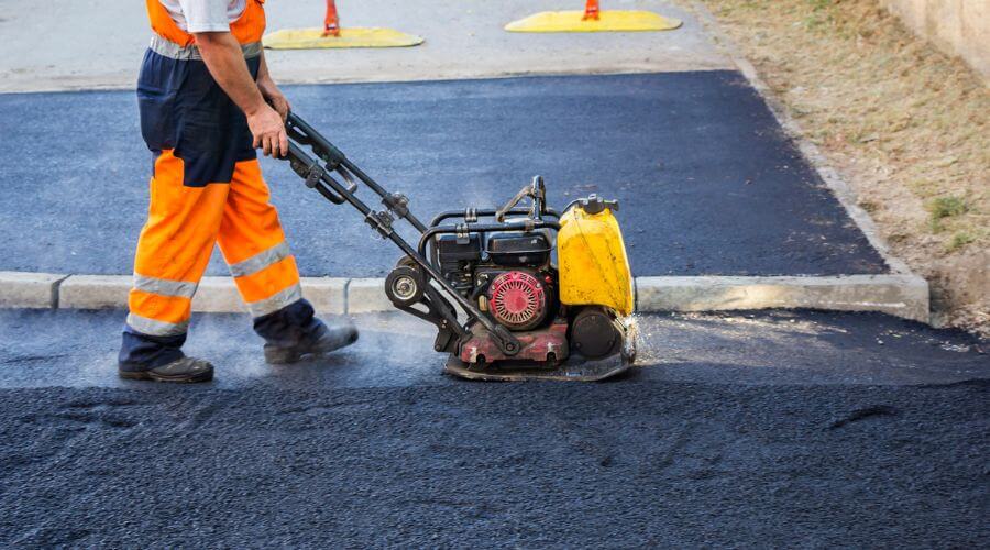 Professional gutter cleaning in Plainfield, CT